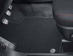  dywaniki podłogi materiałowe przód Ford Kuga MK3 OE: 2414770 ®
