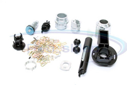 zamek pokrywy silnika Ford Focus Mk2 - 1355231 Zestaw do składania