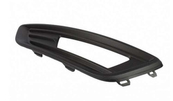 ramka halogenu czarna Ford Focus Mk3 FL - L ® 1864636