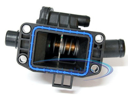 termostat z obudową Ford Focus 2 Fiesta C-Max 1.6 TDCI OE: 1313841