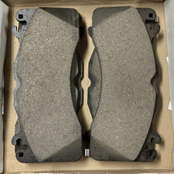 klocki hamulcowe Ford Mustang - przód OE 2044148 FoMoCo / Brembo